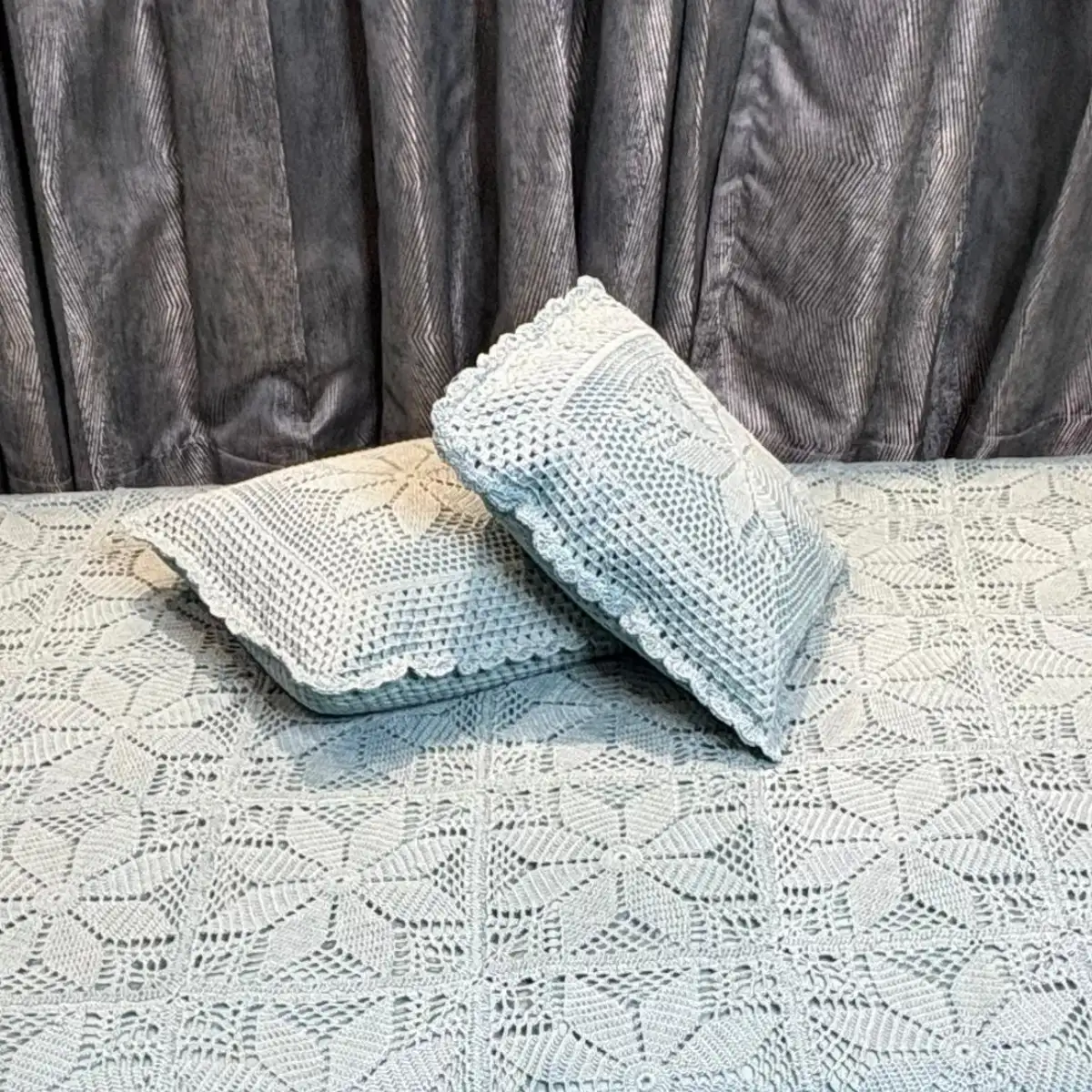 Handmade sea mist Crochet Bed Cover – Vintage Floral Sunburst Pattern with Scalloped Edges - Image 4