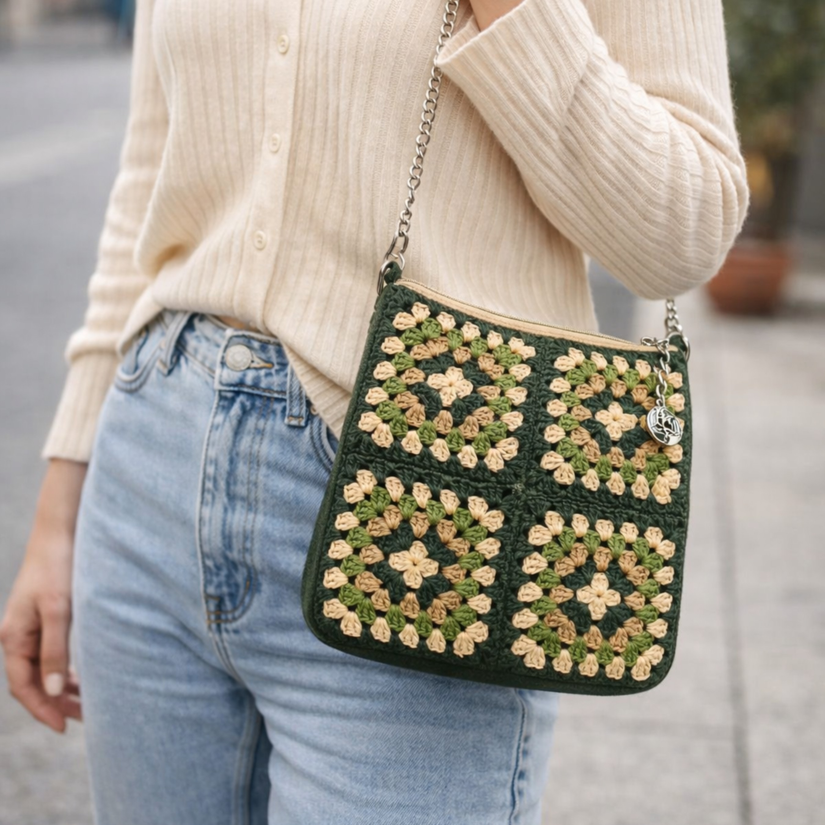 Hand Crochet Granny Square Crossbody Bag – Boho Chic Zippered Shoulder Bag with Silver Chain Strap – Multicolor Floral Vintage Style - Image 5