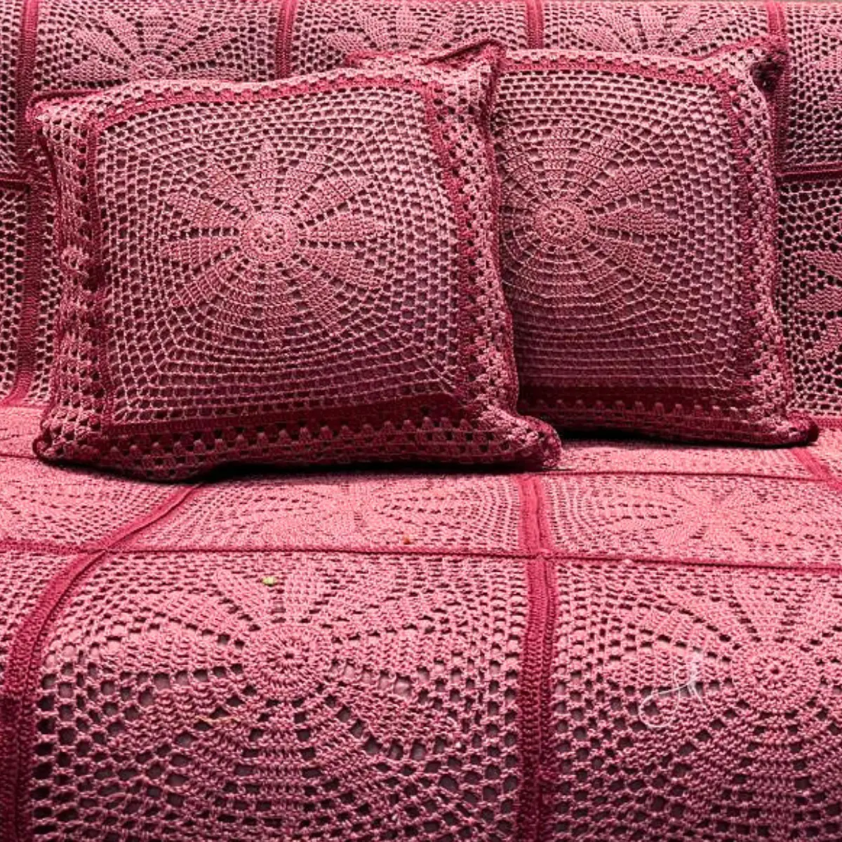 Handmade Rosewood Crochet Bed Cover – Vintage Sunburst Pattern with Matching BAG and  Cushion Covers - Image 2