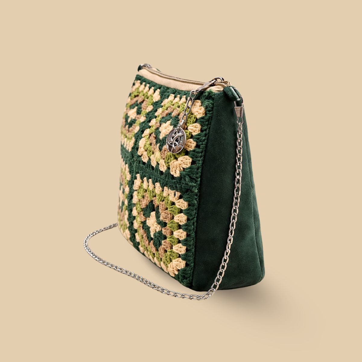 Hand Crochet Granny Square Crossbody Bag – Boho Chic Zippered Shoulder Bag with Silver Chain Strap – Multicolor Floral Vintage Style - Image 2