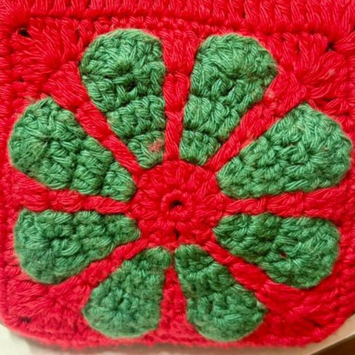 Handmade Crochet Floral Coin Purse – Boho Granny Square Zipper Pouch - Image 5