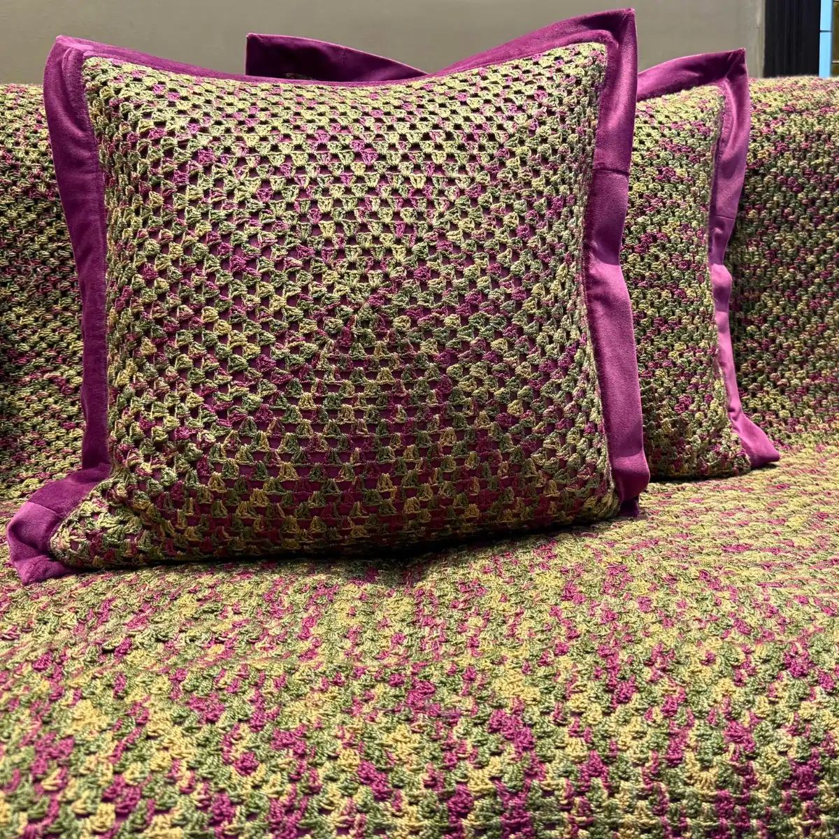 Handmade Magenta Velvet-Bordered Crochet Sofa Set – Textured Moss Stitch Throw with Premium Velvet Piping - Image 3