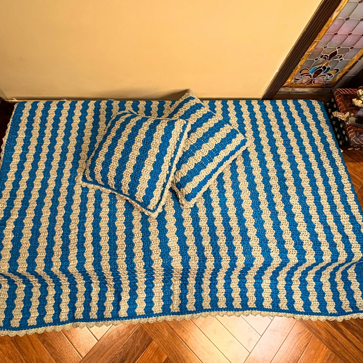 Handmade Blue & Cream Nautical Striped Crochet Throw Set – Wavy Textured Blanket with Scalloped Lace Edging - Image 4